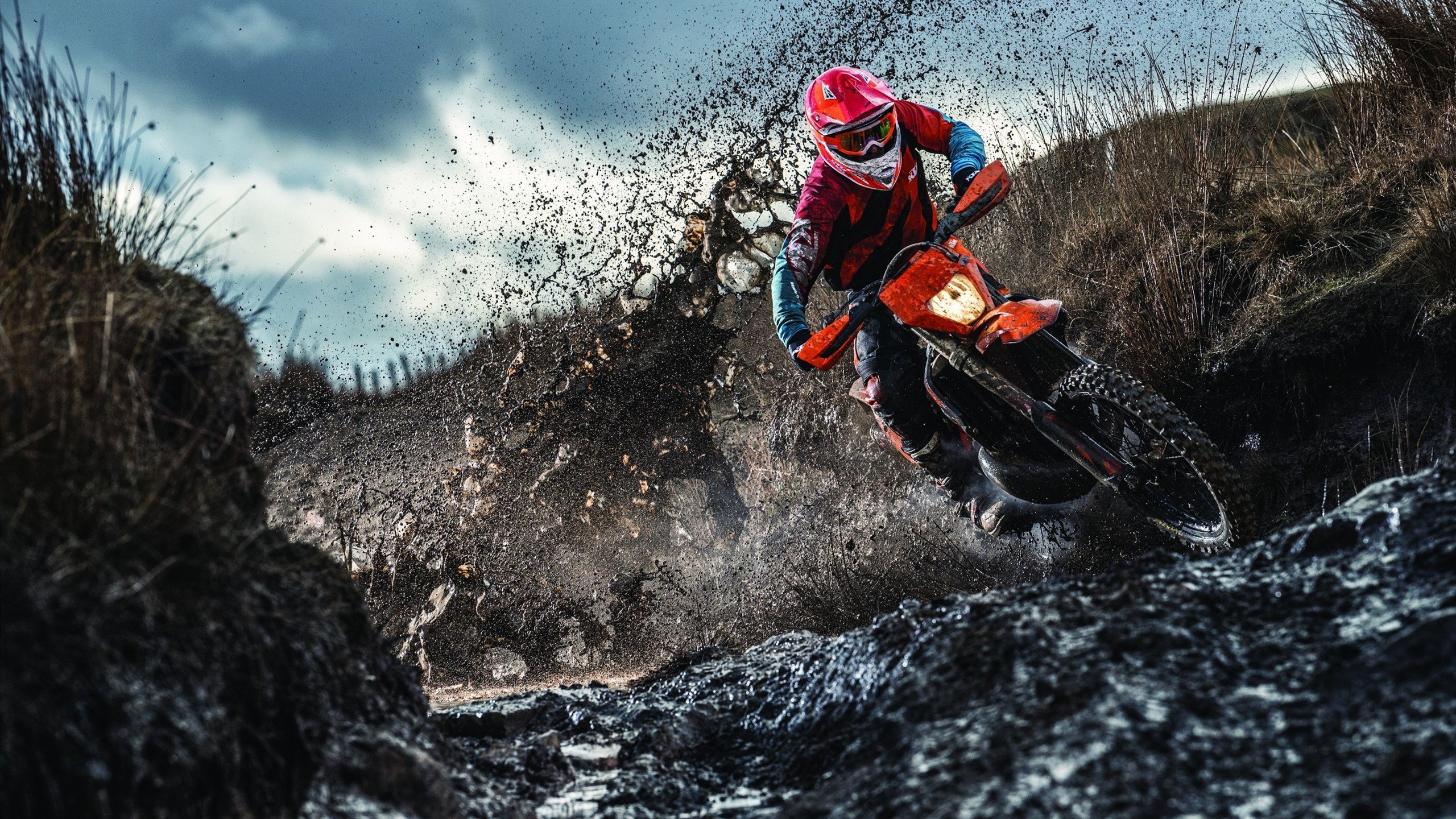 舞台越大越强,劳塔罗在F1引擎轰鸣中奏响绿茵交响