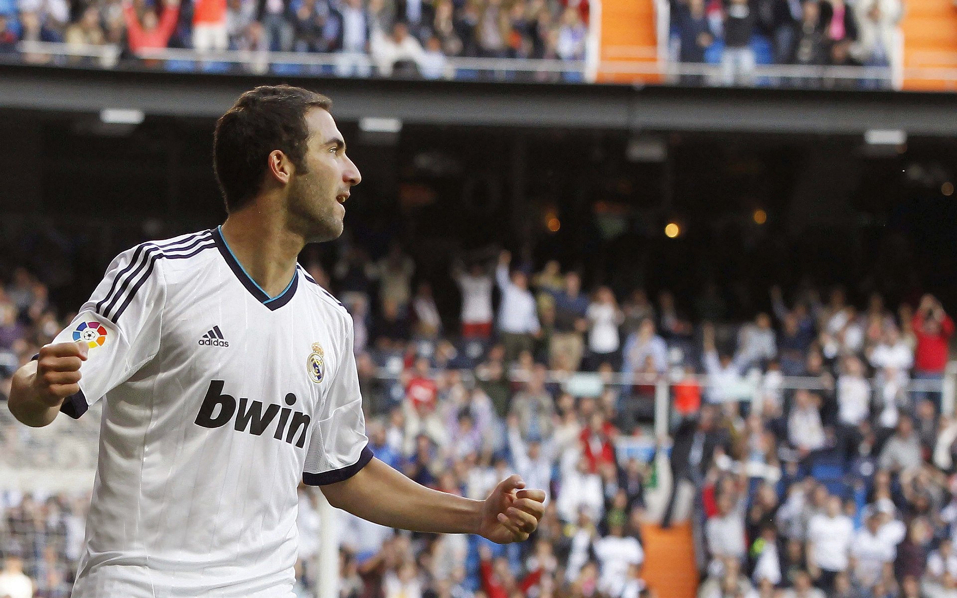 F1街道赛焦点战，当赛道轰鸣遇上洪都拉斯淘汰赛，巴萨的弯道启示